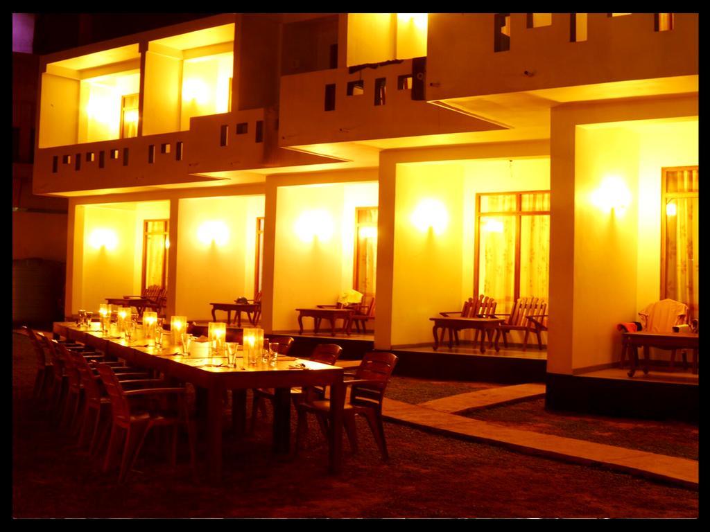 Serenity Resort & Spa Mirissa Buitenkant foto